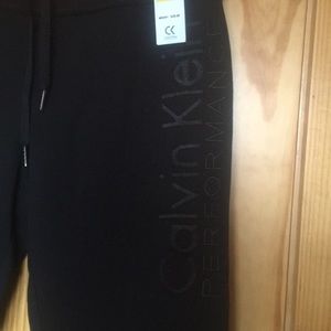 NWT Medium woman Calvin Klein Performance pants.